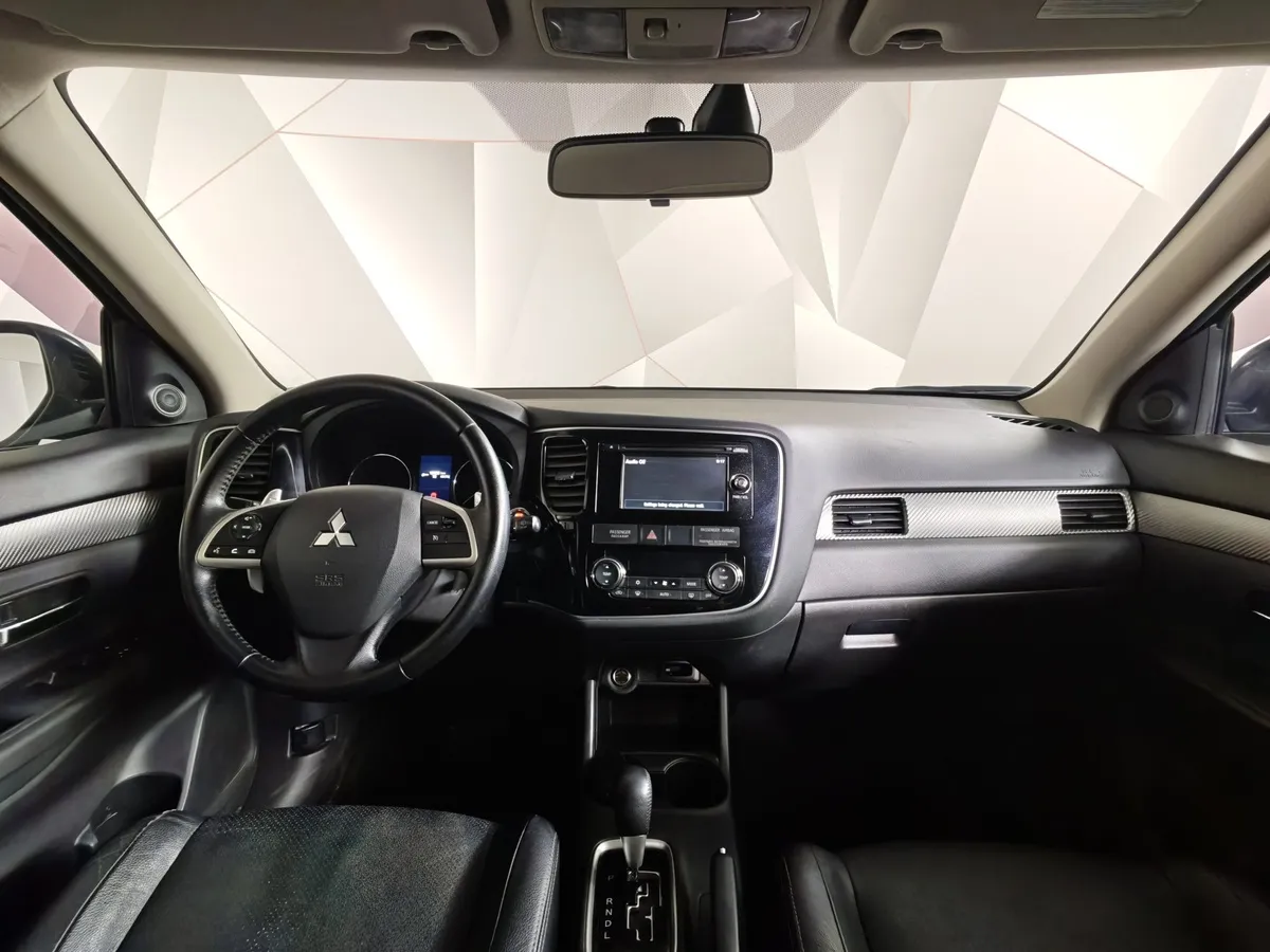 Mitsubishi Outlander 2.4 CVT 4WD (167 л.с.) Черный в АВИЛОН. Слайд №12