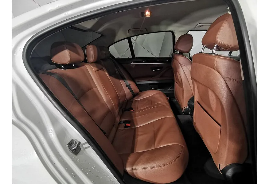 BMW 5 серия 520d Steptronic (190 л.с.) Белый в АВИЛОН. Слайд №14