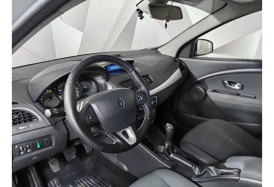 Renault Megane 1.6 MT (106 л.с.) Голубой в АВИЛОН. Слайд №18 Renault Megane 1.6 MT (106 л.с.) Голубой в АВИЛОН. Слайд №18