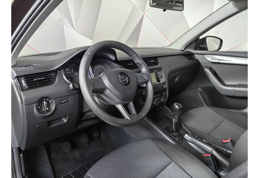 Skoda Octavia 1.6 MPI MT (110 л.с.) Коричневый в АВИЛОН. Слайд №19