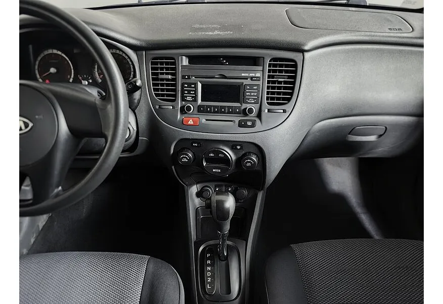 Kia Rio 1.4 AT (97 л.с.) Classic Бежевый в АВИЛОН. Слайд №13