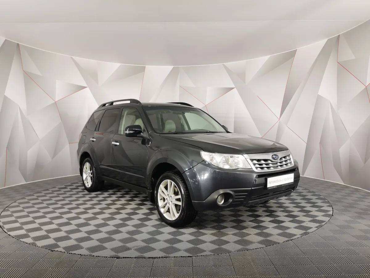 Subaru Forester 2.0X E-AT (150 л.с.) Серый в АВИЛОН. Слайд №3