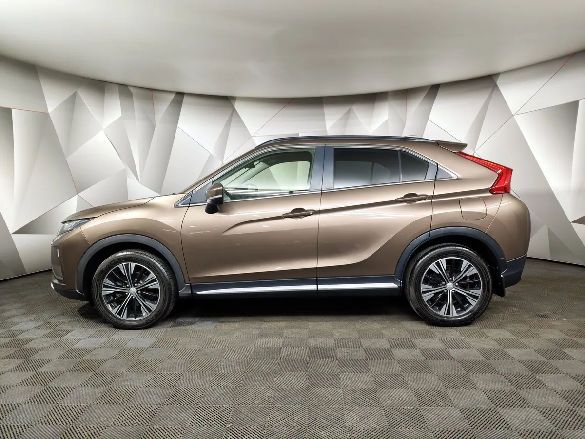 Mitsubishi Eclipse Cross 2.0 CVT (150 л.с.) Instyle Коричневый в АВИЛОН. Слайд №5