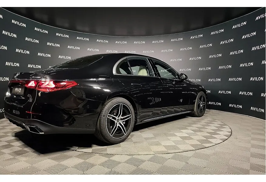 Mercedes-Benz E-Класс E 300 4MATIC (258 л.с.) Черный в АВИЛОН. Слайд №8