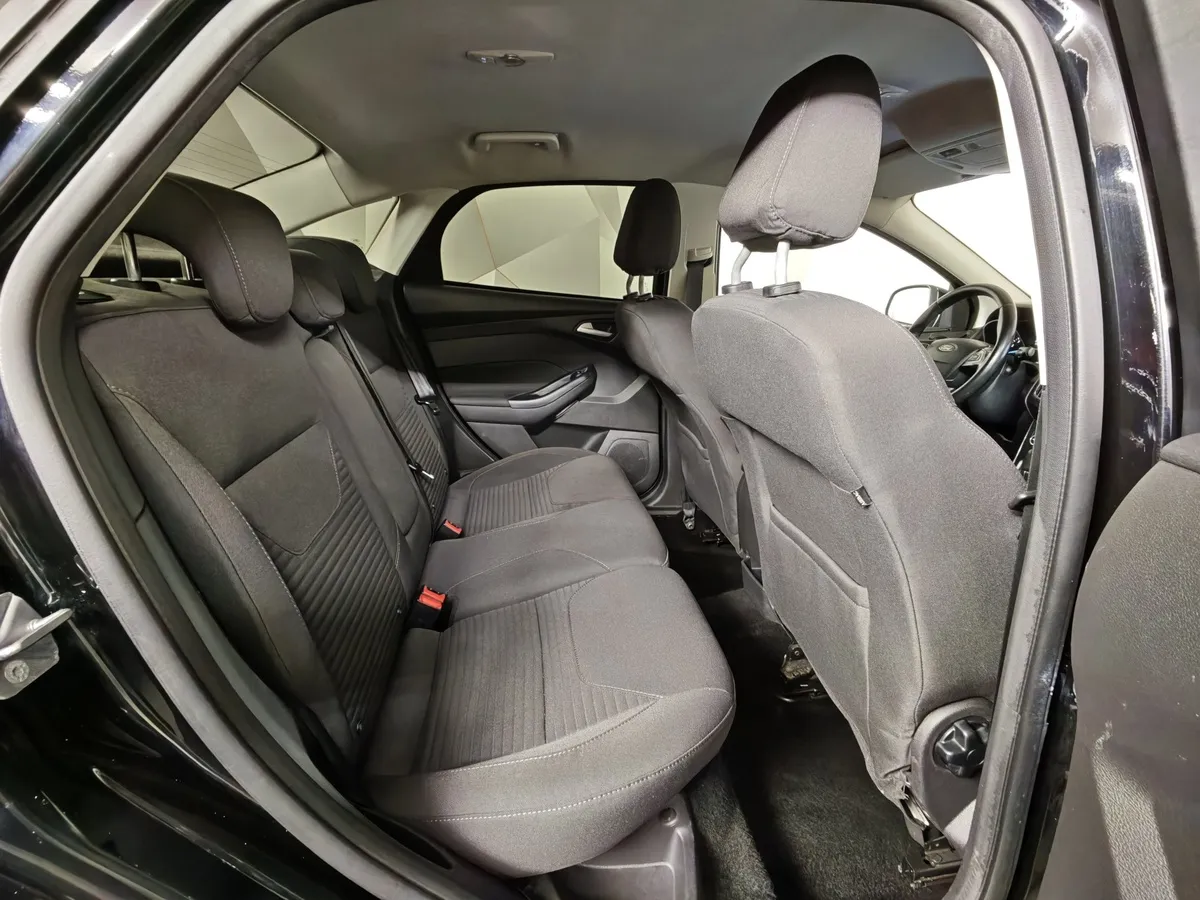 Ford Focus 1.5 EcoBoost AT (150 л.с.) Titanium Черный в АВИЛОН. Слайд №15