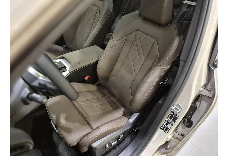 BMW X3 xDrive20i AT (190 л.с.) Серый в АВИЛОН. Слайд №12 BMW X3 xDrive20i AT (190 л.с.) Серый в АВИЛОН. Слайд №12