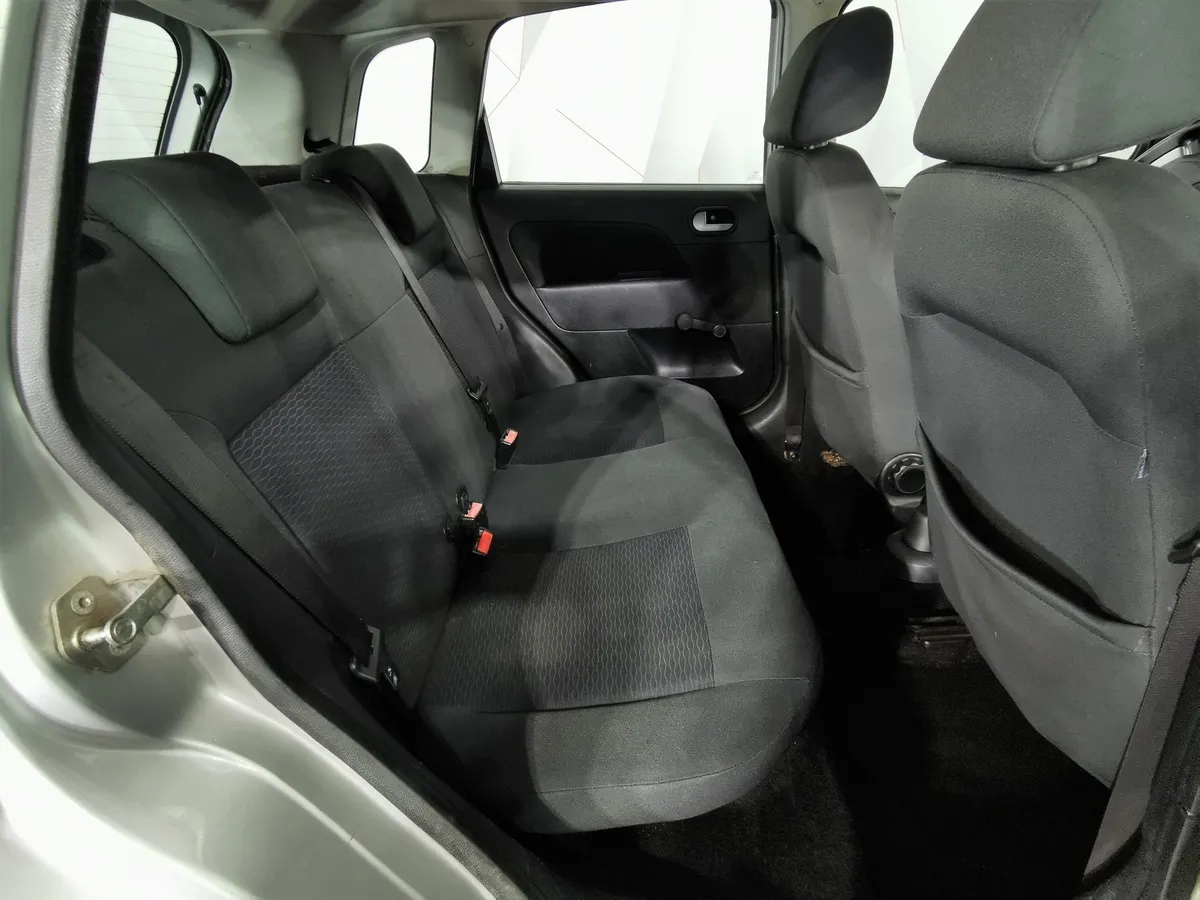 Ford Fiesta 1.6 Flex MT (100 л.с.) Серебристый в АВИЛОН. Слайд №13