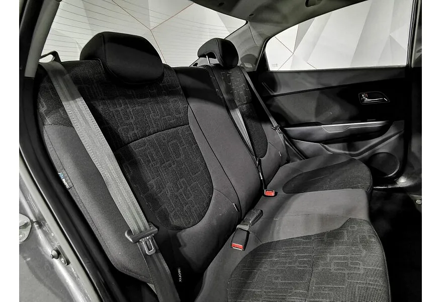Kia Rio 1.6 AT (123 л.с.) Серый в АВИЛОН. Слайд №16