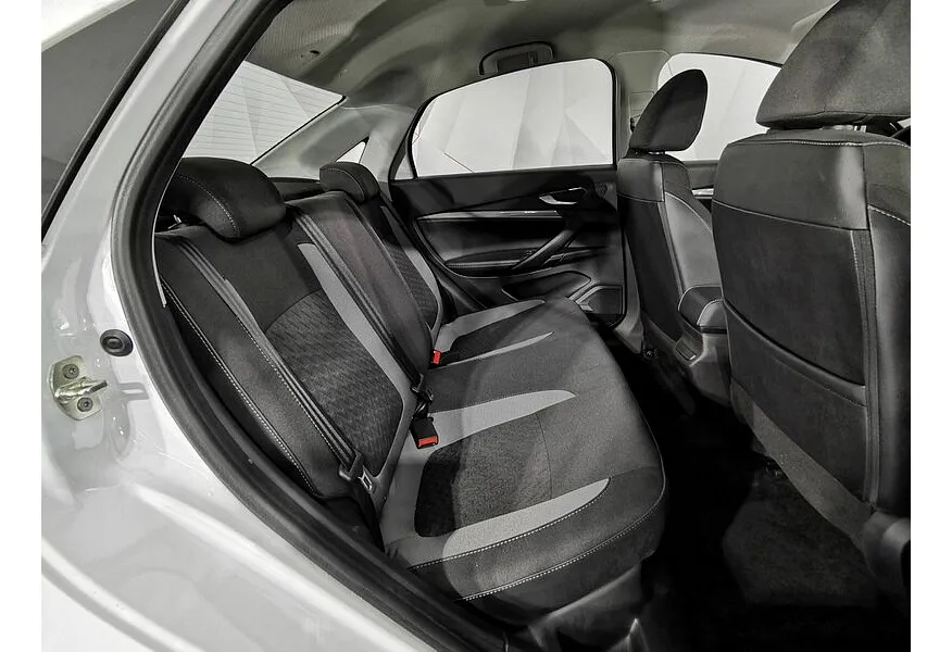 ВАЗ (Lada) Vesta 1.6 MT (106 л.с.) Белый в АВИЛОН. Слайд №17