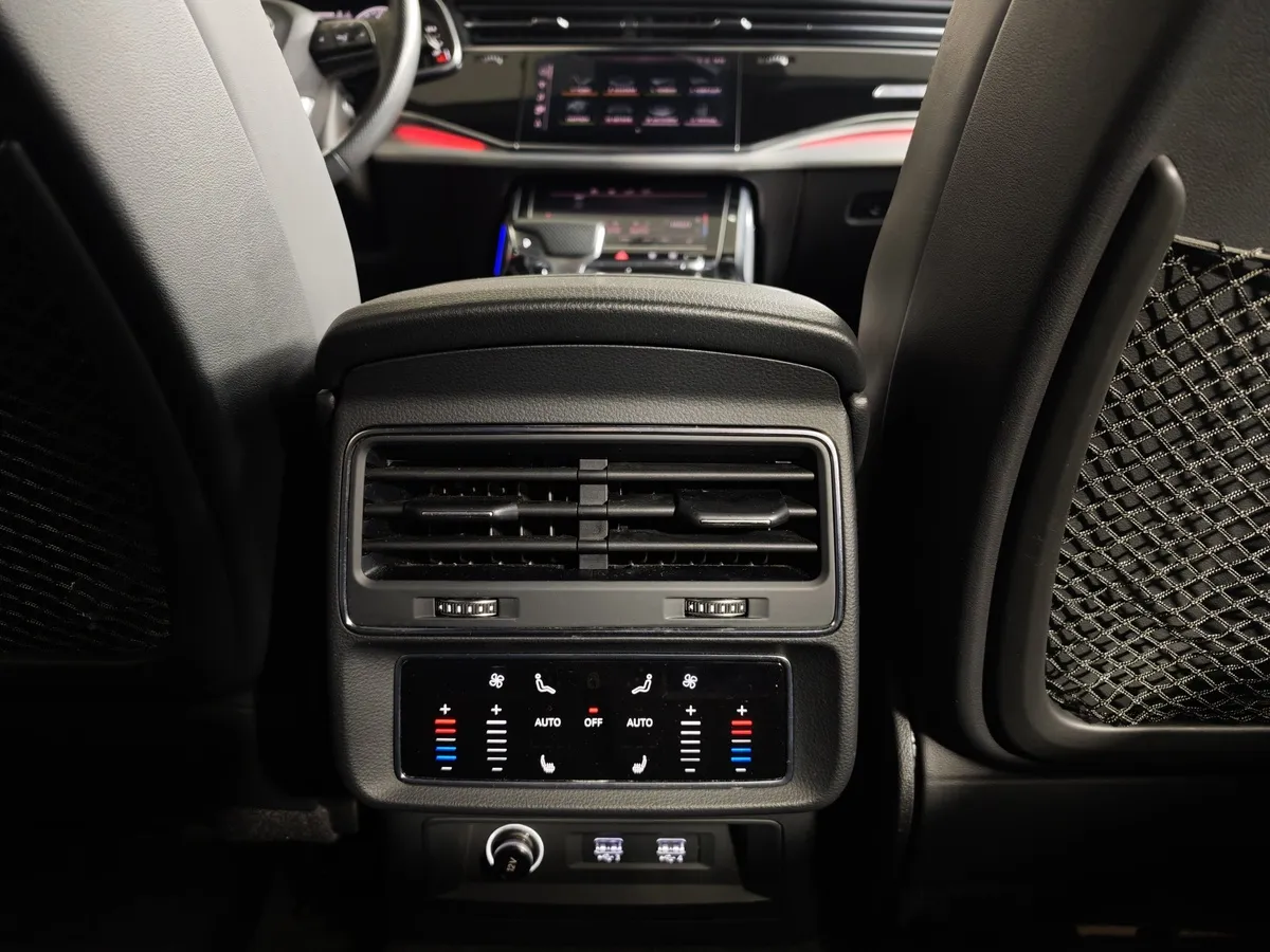 Audi Q8 45 TDI Tiptronic quattro (249 л.с.) Синий в АВИЛОН. Слайд №25