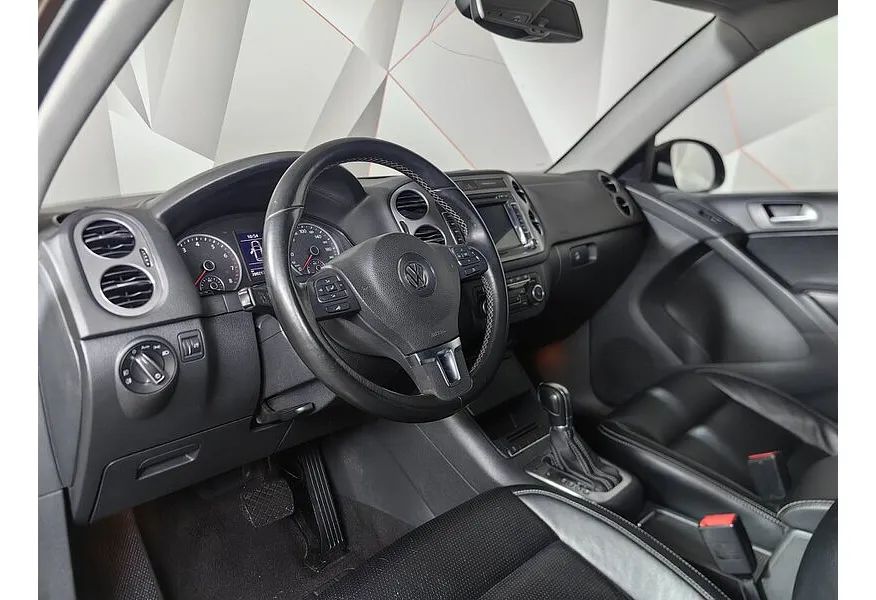 Volkswagen Tiguan 2.0 TSI 4Motion AT (180 л.с.) CLUB Коричневый в АВИЛОН. Слайд №19