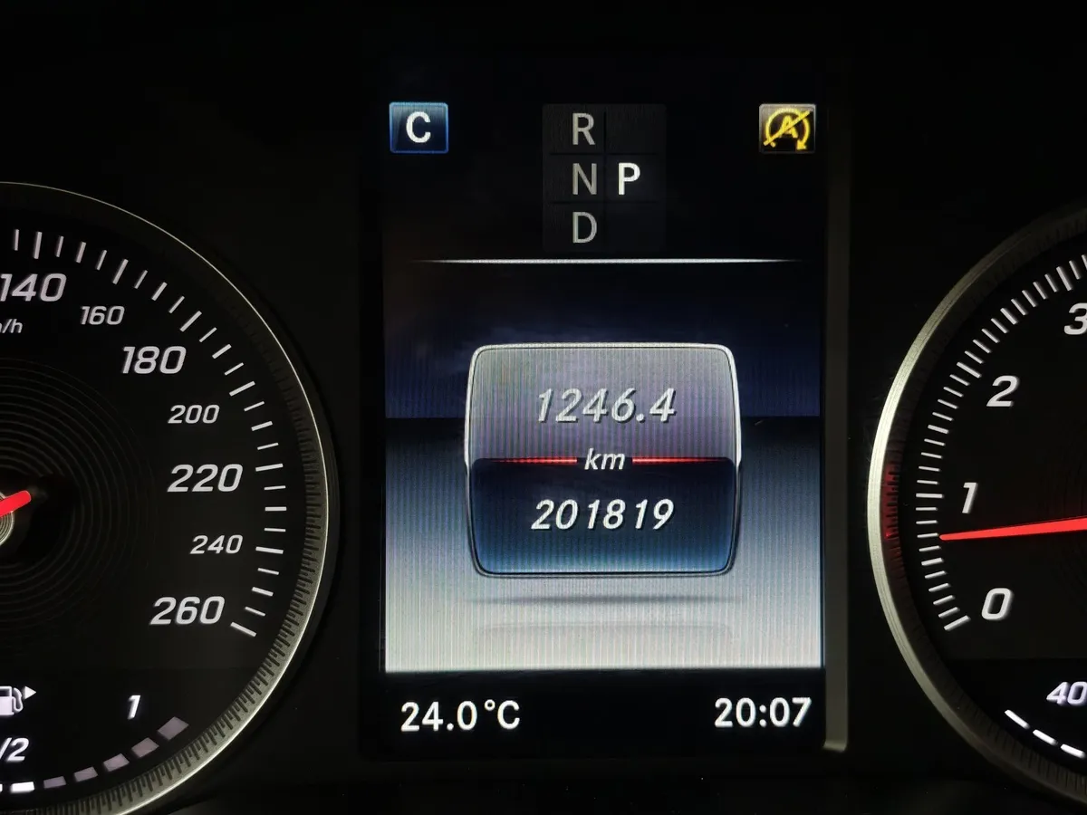 Mercedes-Benz GLC 250 9G-TRONIC 4MATIC (211 л.с.) Серый в АВИЛОН. Слайд №10