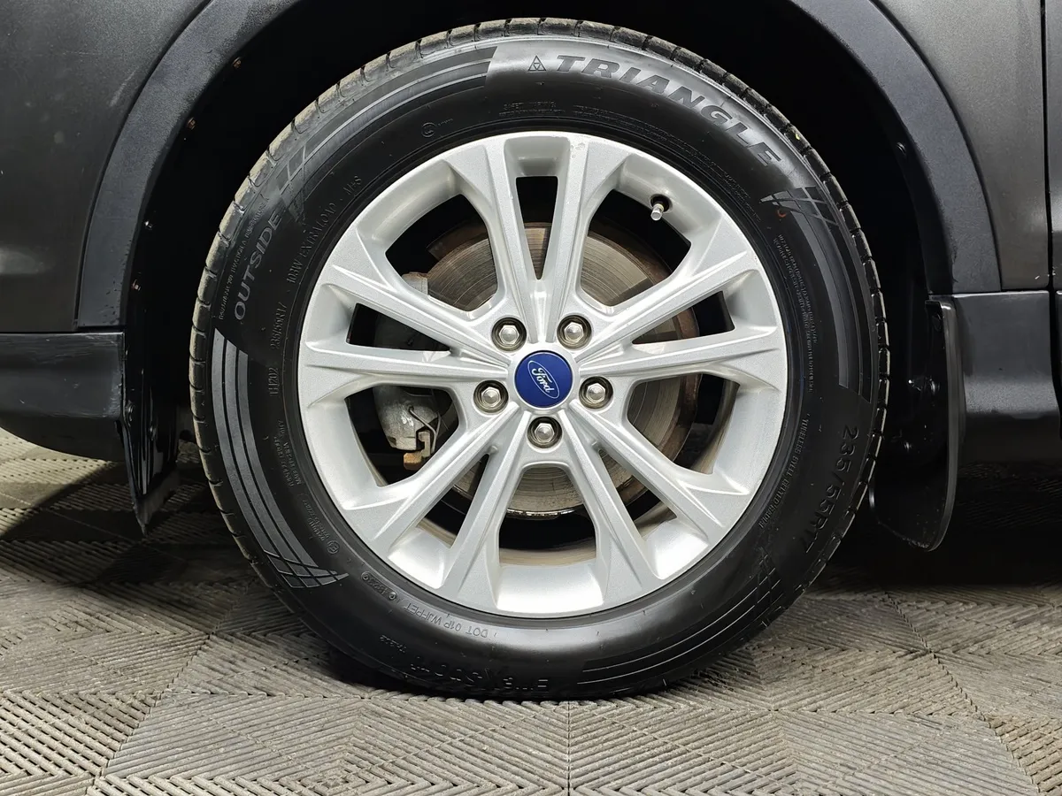 Ford Escape 1.5 EcoBoost AT (182 л.с.) Серый в АВИЛОН. Слайд №9