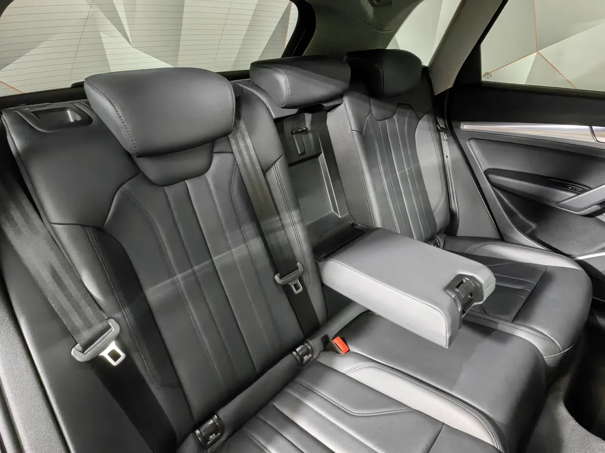 Audi Q5 2.0 TFSI S tronic quattro (249 л.с.) Серый в АВИЛОН. Слайд №15