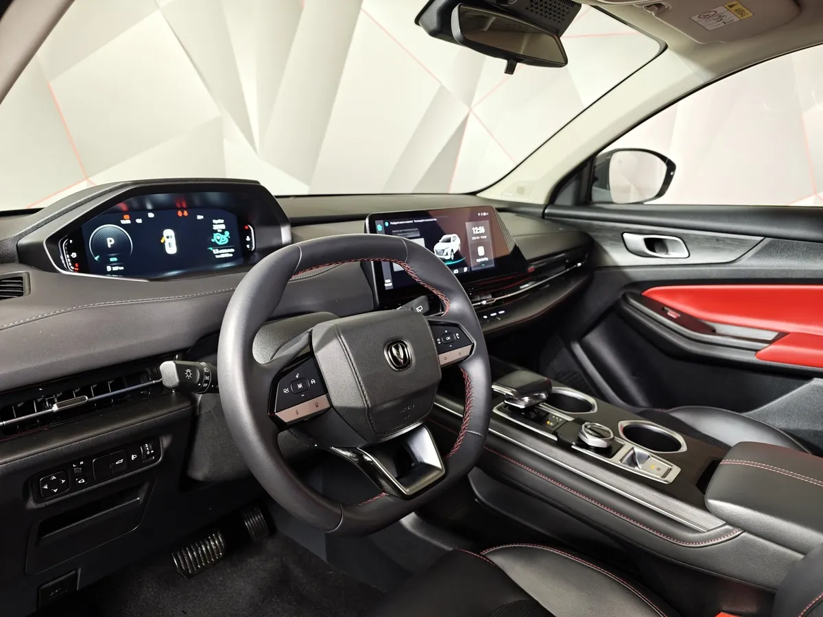 Changan UNI-S 1.5T 7DCT 2WD (181 л.с.) Tech Красный в АВИЛОН. Слайд №19