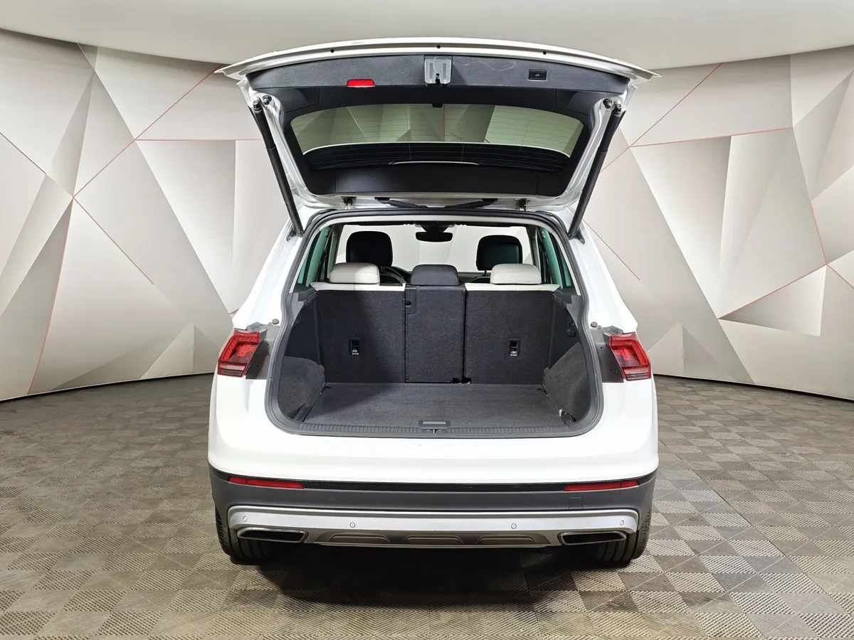 Volkswagen Tiguan 2.0 TSI 4Motion DSG (180 л.с.) OFFROAD Белый в АВИЛОН. Слайд №12