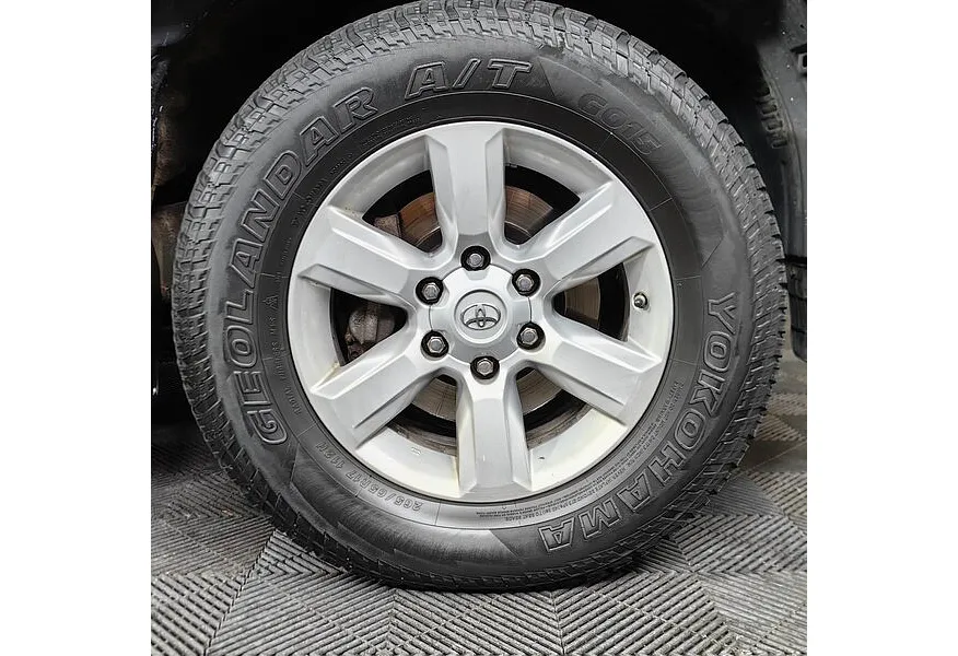 АВИЛОН - Toyota Land Cruiser Prado 2.8 D AT 4WD (5 мест) (177 л.с.) Комфорт Черный - slide 17