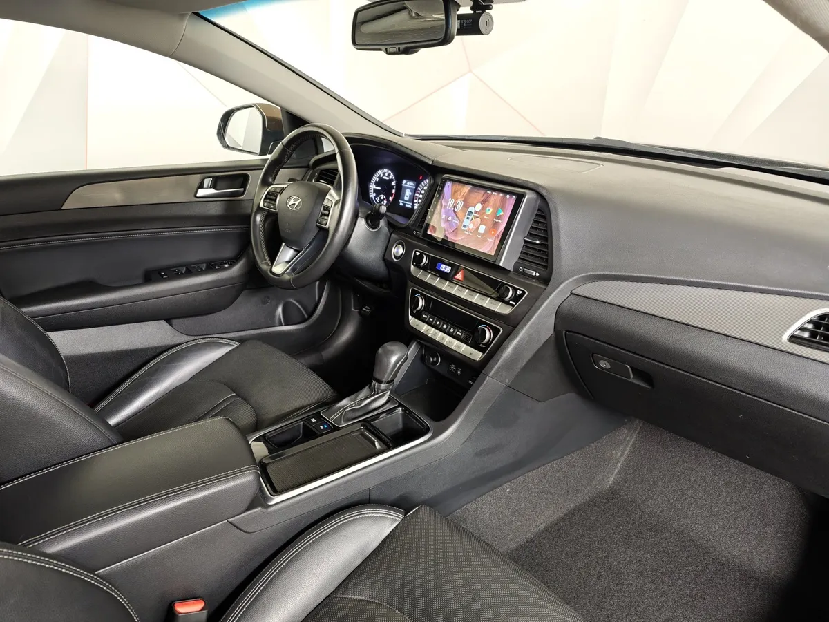 Hyundai Sonata 2.0 MPI (150 л.с.) Business Бежевый в АВИЛОН. Слайд №13