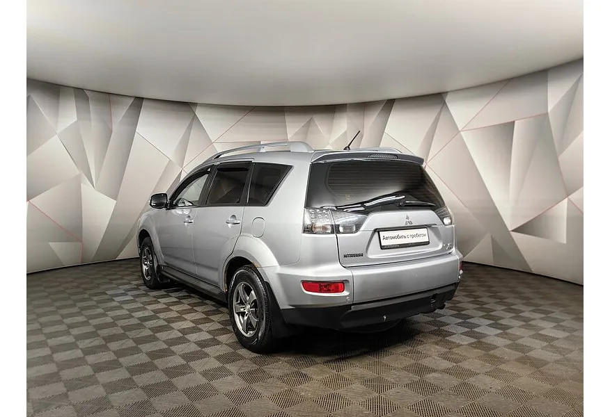 АВИЛОН - Mitsubishi Outlander 2.0 MT 2WD (147 л.с.) Серебристый - slide 6