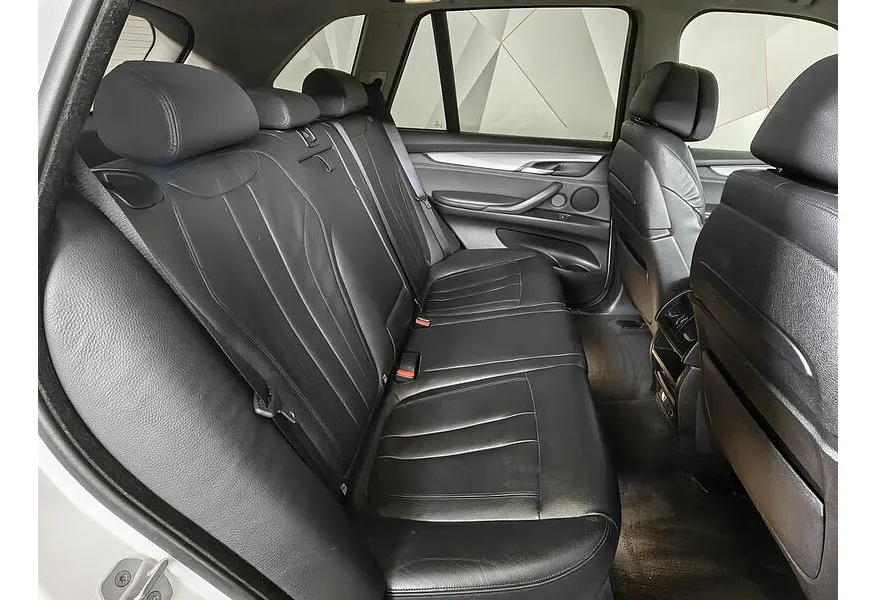 BMW X5 xDrive35i Steptronic (306 л.с.) Белый в АВИЛОН. Слайд №13