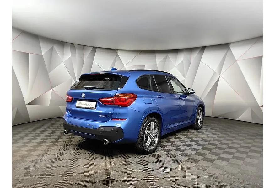 BMW X1 20i xDrive (192 л.с.) M Sport Синий в АВИЛОН. Слайд №2