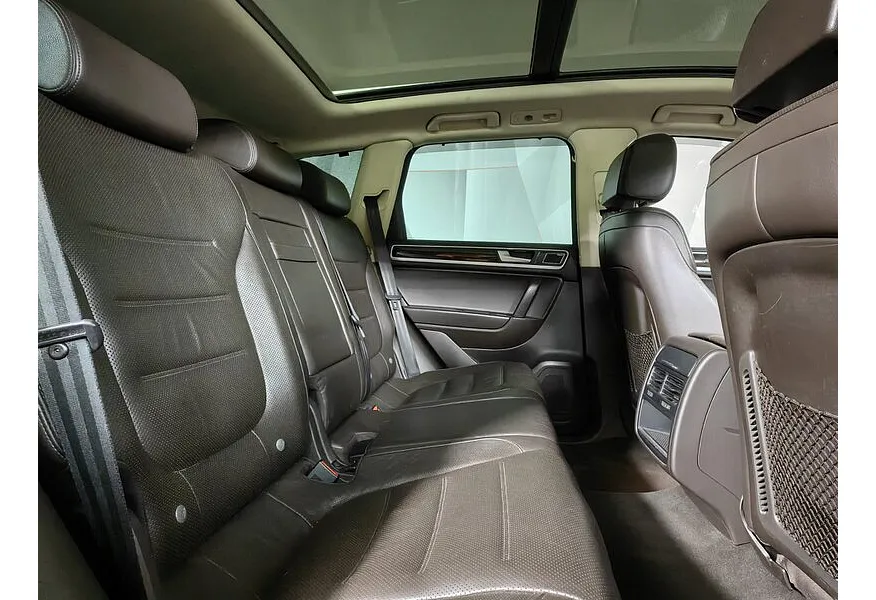 Volkswagen Touareg 3.0 TDI Tiptronic 4Motion (245 л.с.) Коричневый в АВИЛОН. Слайд №16