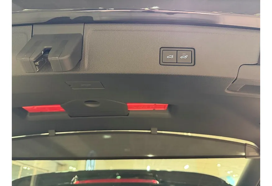 Volkswagen Touareg 2.0 TSI Tiptronic 4Motion (265 л.с.) Черный в АВИЛОН. Слайд №23