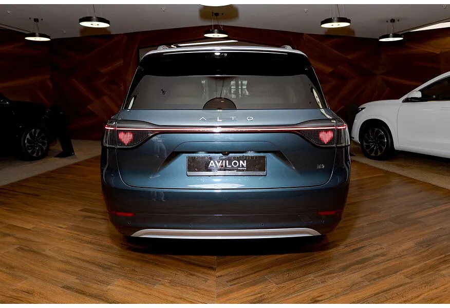 LIVE. Слайд №5