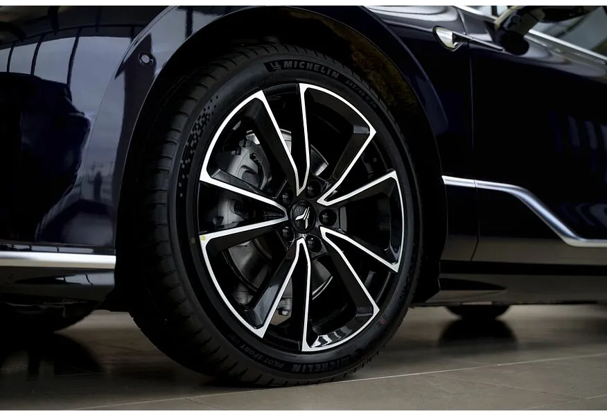 Voyah Passion 1.5 AT AWD (530 л.с.) Executive Фиолетовый в АВИЛОН. Слайд №11