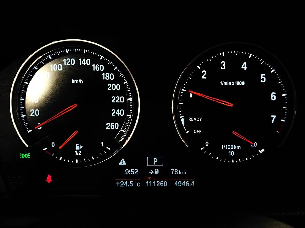 BMW X1 18i sDrive (140 л.с.) SE Серый в АВИЛОН. Слайд №13