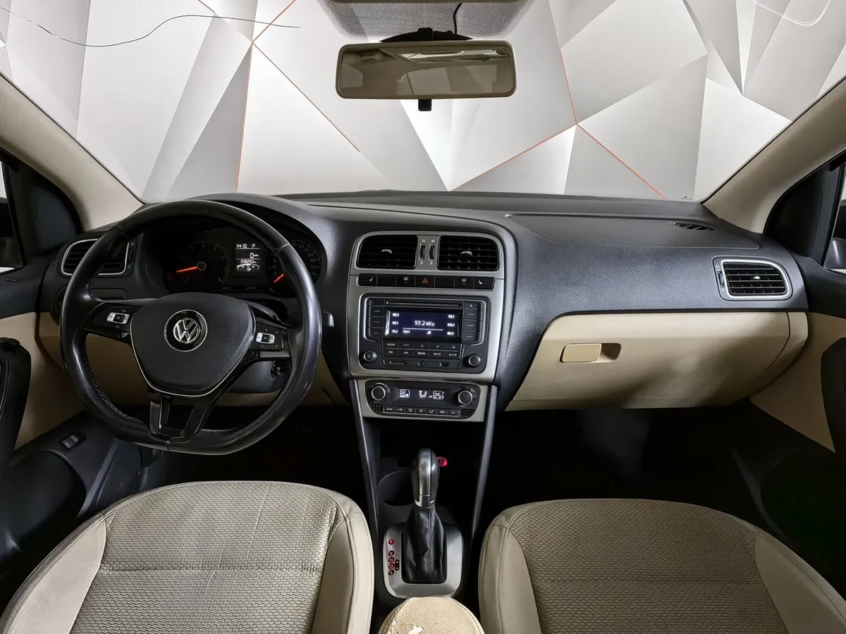 Volkswagen Polo 1.6 MPI AT (110 л.с.) Exclusive Черный в АВИЛОН. Слайд №14