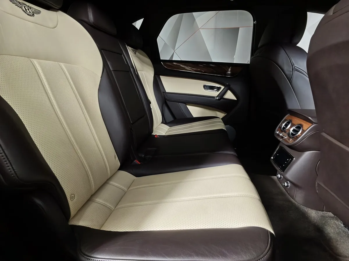 Bentley Bentayga 4.0 AT AWD (550 л.с.) Серый в АВИЛОН. Слайд №16