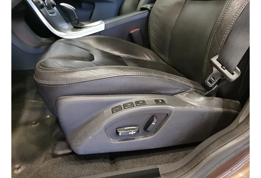 Volvo XC60 2.4 D Geartronic AWD (163 л.с.) Коричневый в АВИЛОН. Слайд №20