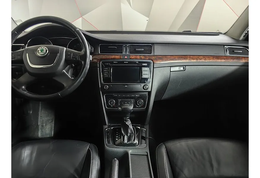 Skoda Superb 1.8 TSI DSG (152 л.с.) Черный в АВИЛОН. Слайд №13