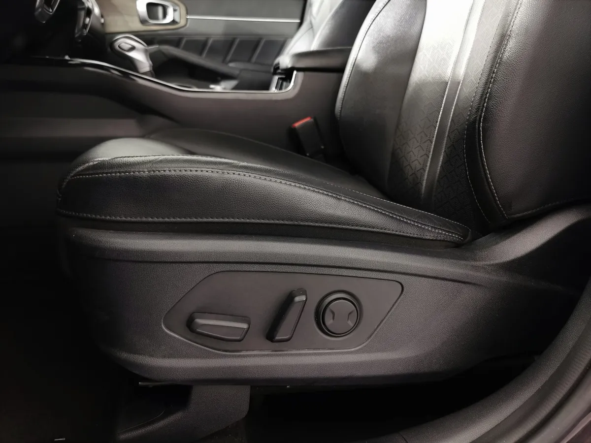 Kia Sorento 2.2 CRDi 4WD DCT (199 л.с.) Luxe Коричневый в АВИЛОН. Слайд №20