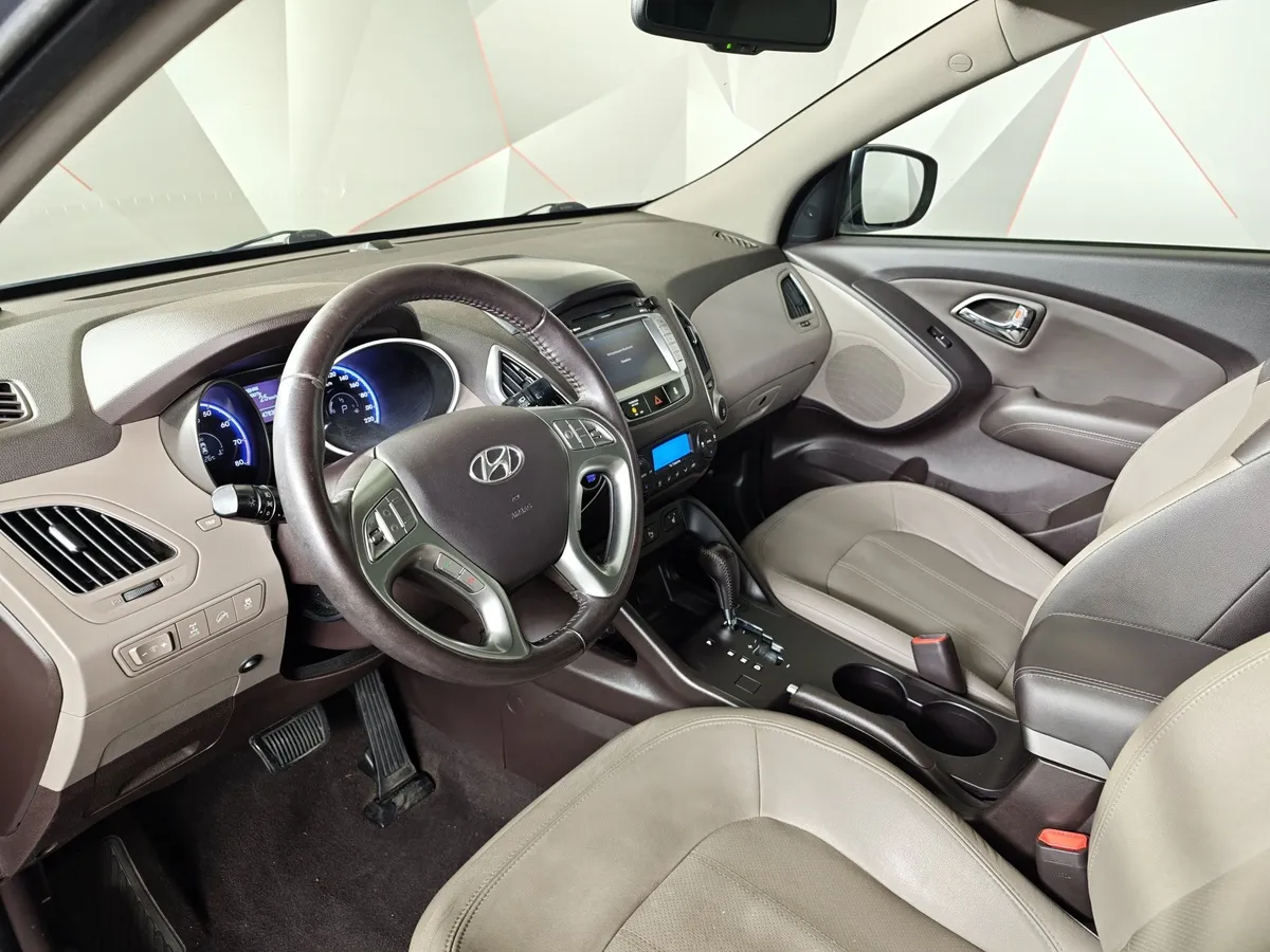 Hyundai ix35 2.0 AT 4WD (150 л.с.) Prestige Серый в АВИЛОН. Слайд №19