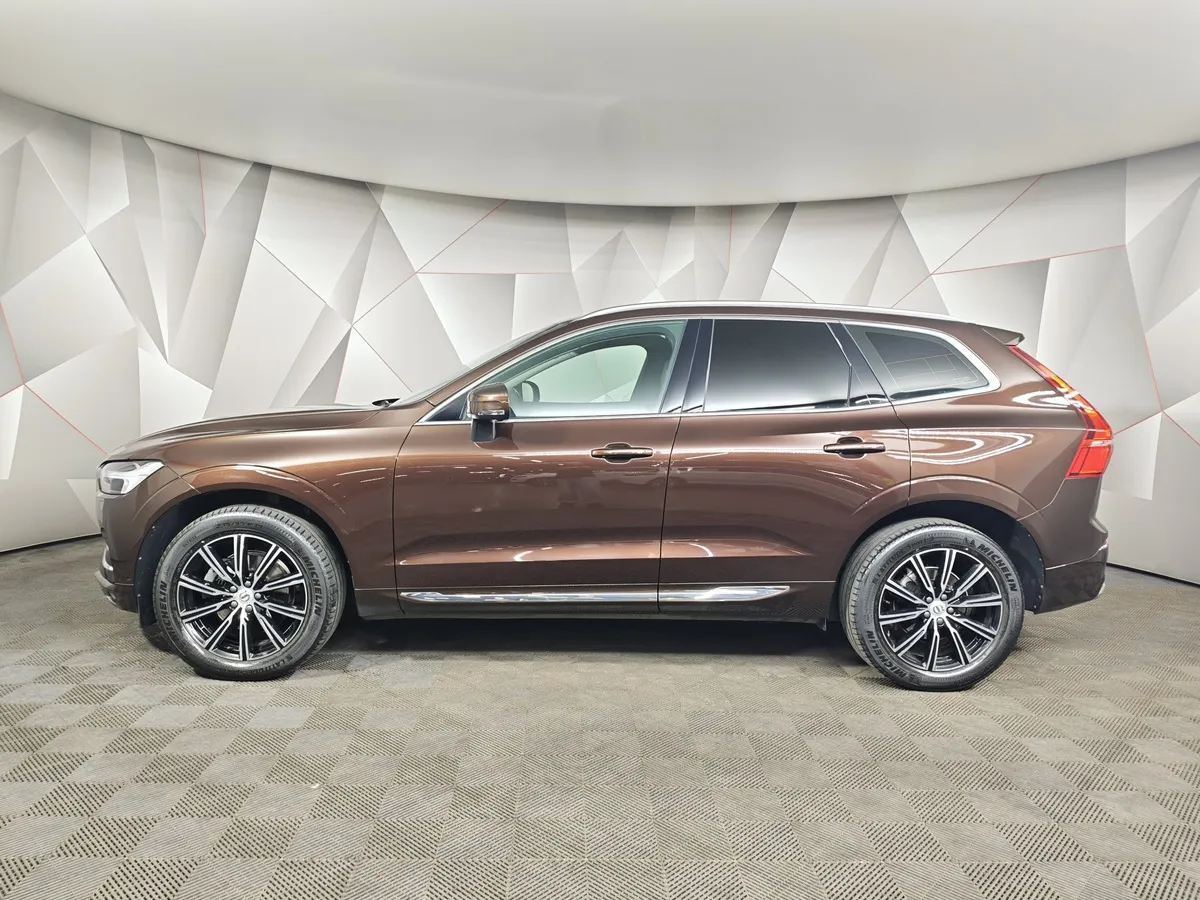 Volvo XC60 2.0 T5 AT AWD (249 л.с.) Inscription Коричневый в АВИЛОН. Слайд №5