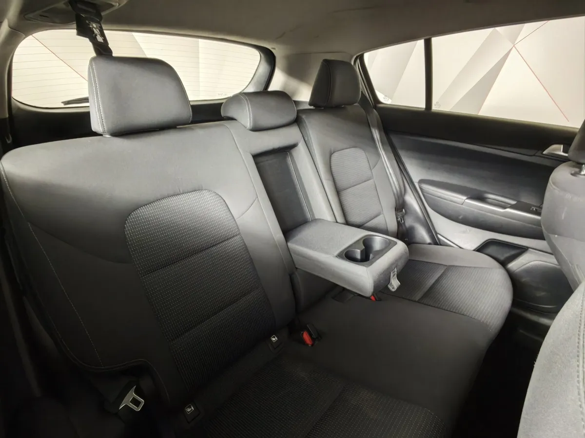 Kia Sportage 2.0 AT (150 л.с.) Luxe Черный в АВИЛОН. Слайд №14