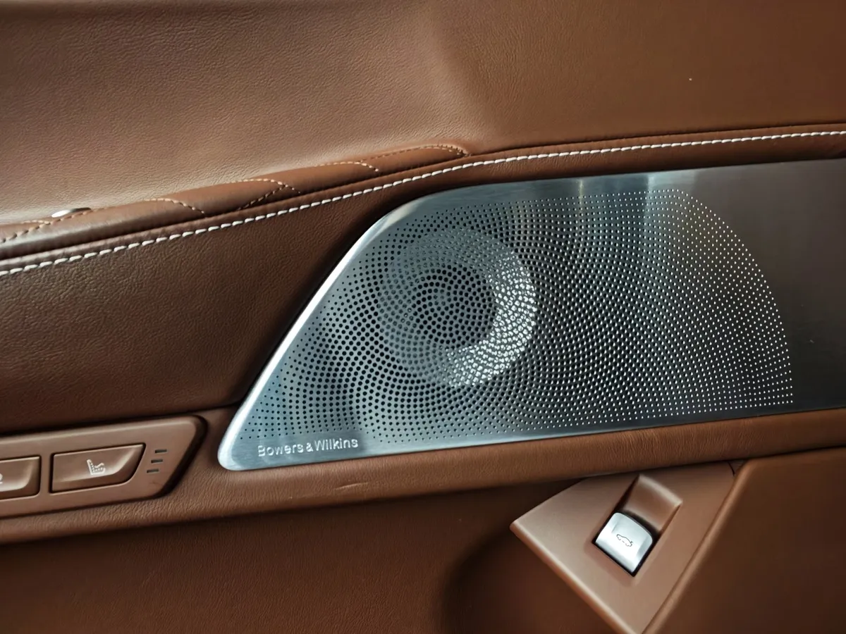 BMW 7 серия M760Li xDrive Steptronic (609 л.с.) Зеленый в АВИЛОН. Слайд №16