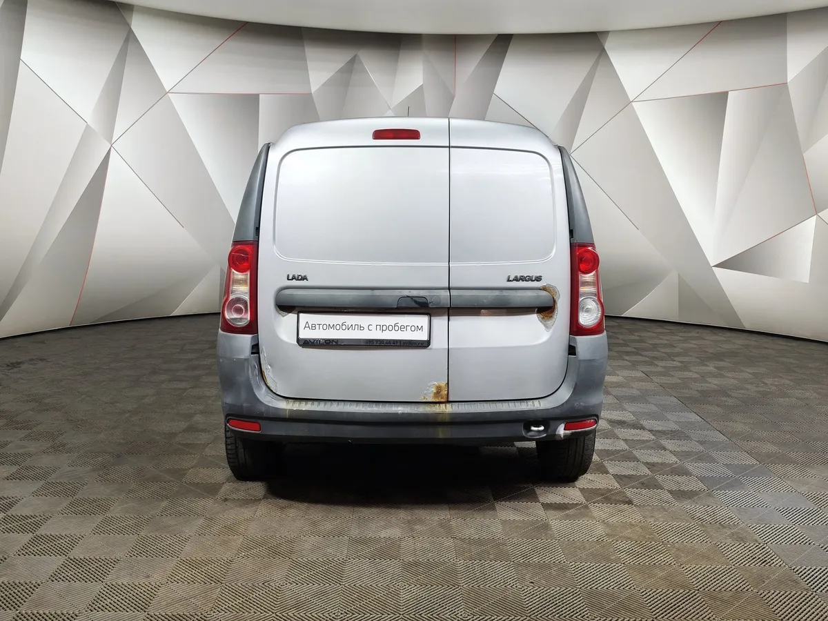 ВАЗ (Lada) Largus 1.6 MT 8 кл (5 мест) (84 л.с.) Серебристый в АВИЛОН. Слайд №8