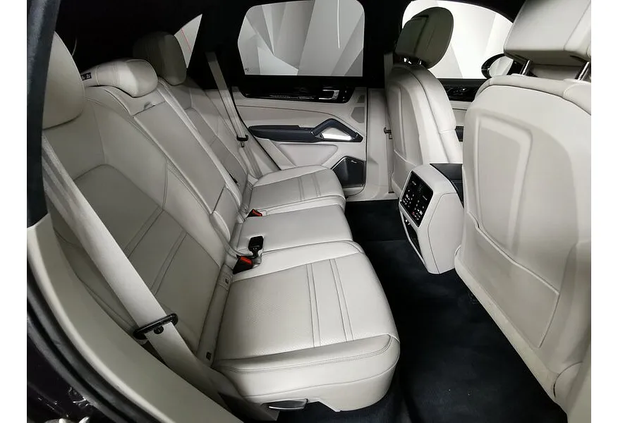 Porsche Cayenne Turbo 4.0 Tiptronic AWD (550 л.с.) Черный в АВИЛОН. Слайд №16