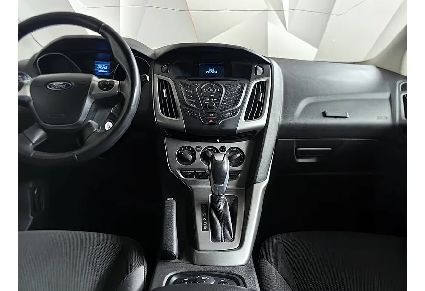 Ford Focus 1.6 Ti-VCT PowerShift (125 л.с.) Trend Красный в АВИЛОН. Слайд №15 Ford Focus 1.6 Ti-VCT PowerShift (125 л.с.) Trend Красный в АВИЛОН. Слайд №15