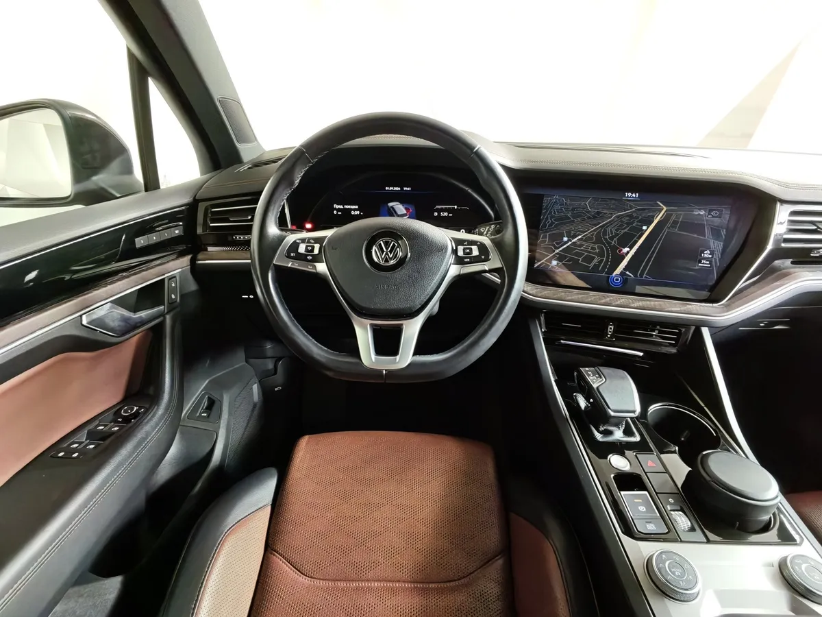 Volkswagen Touareg 2.0 TSI Tiptronic 4Motion (249 л.с.) Exclusive Коричневый в АВИЛОН. Слайд №19