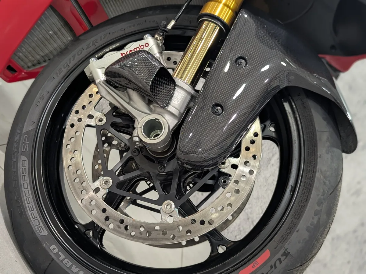 Ducati Panigale V4 1100 см³ (214 л.с.) 1103 Красный в АВИЛОН. Слайд №4