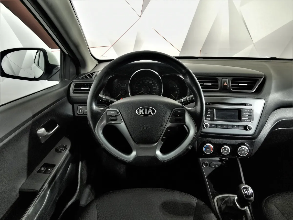 Kia Rio 1.6 MT (123 л.с.) Comfort Белый в АВИЛОН. Слайд №18