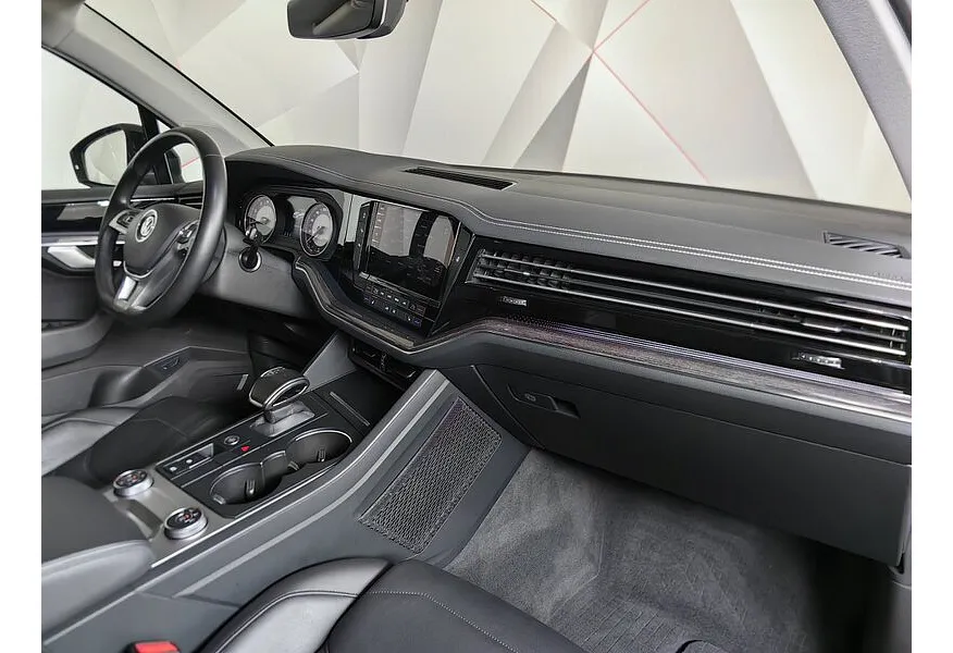 Volkswagen Touareg 2.0 TSI Tiptronic 4Motion (249 л.с.) Respect Черный в АВИЛОН. Слайд №13