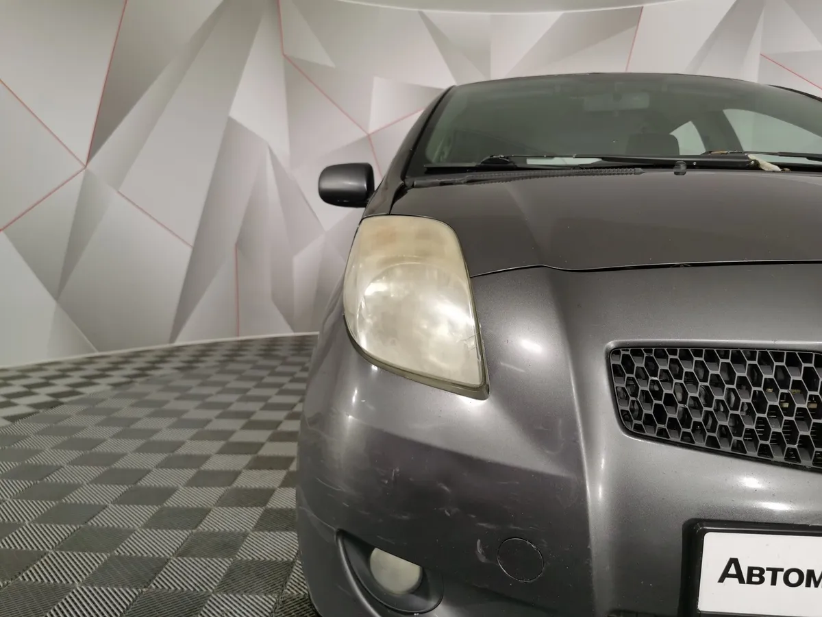 Toyota Yaris 1.3 MMT (87 л.с.) Серый в АВИЛОН. Слайд №10