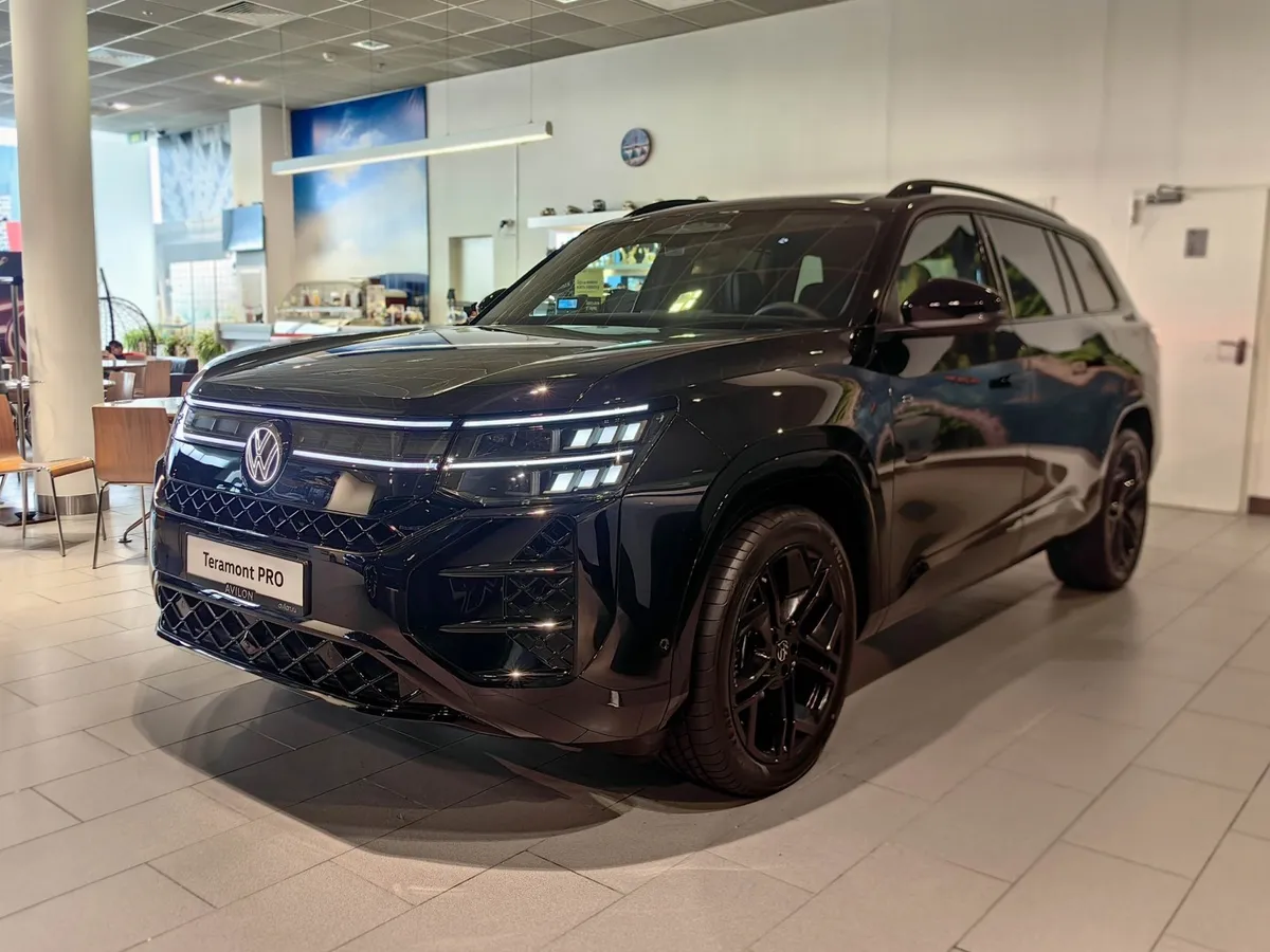 Volkswagen Teramont PRO 2.0 TSI 7DSG 4Motion (272 л.с.) R-Line Черный в АВИЛОН. Слайд №1