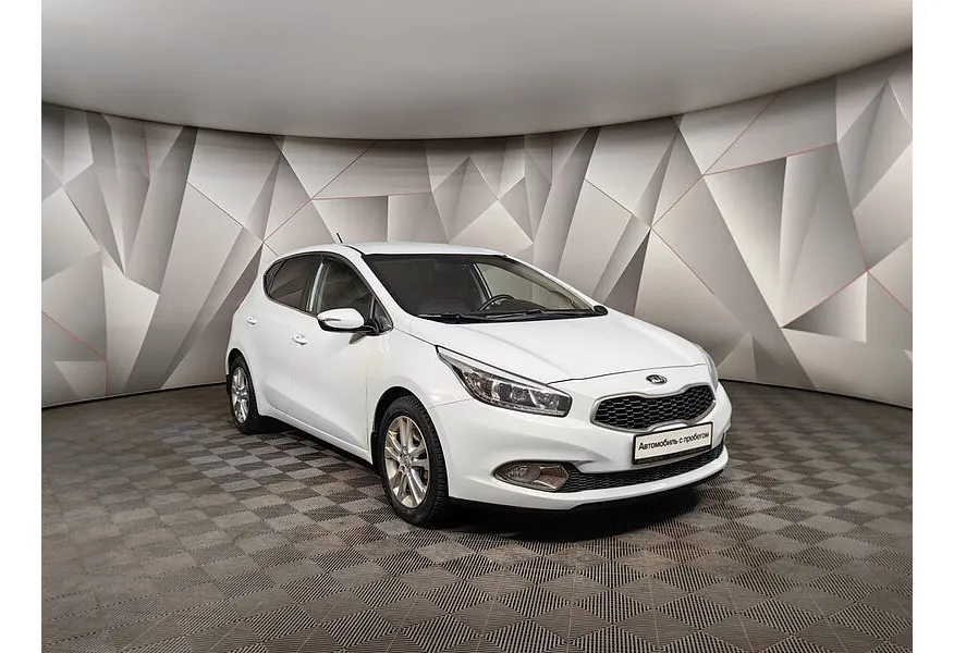 Kia Ceed 1.6 CRDi AT (115 л.с.) Белый в АВИЛОН. Слайд №3