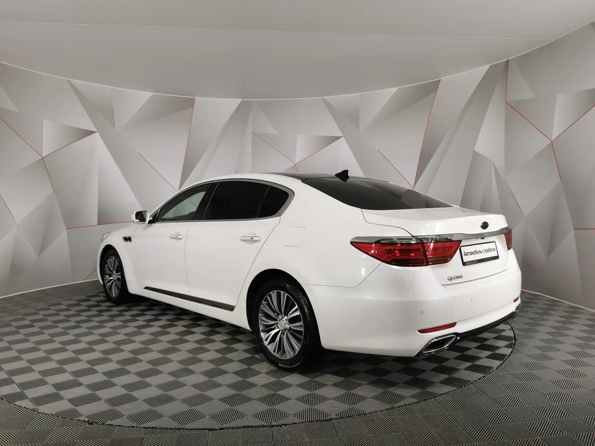 Kia Quoris 3.8 AT (334 л.с.) Premium Белый в АВИЛОН. Слайд №4